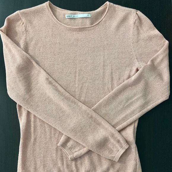 ONLY rose shimmer top - Picture 2 of 3